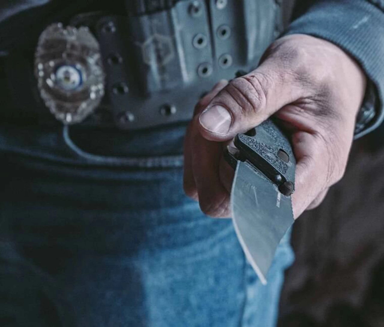 SOG Trident AT Blackout Folding Knife 11 SOG Trident AT Blackout Folding Knife - Image 9