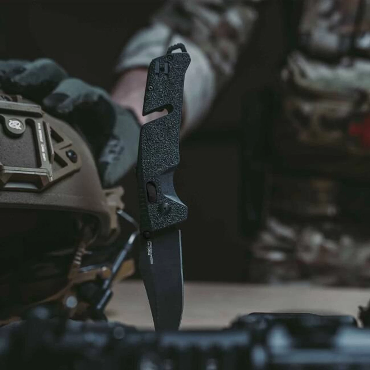 SOG Trident AT Blackout Folding Knife 10 SOG Trident AT Blackout Folding Knife - Image 8